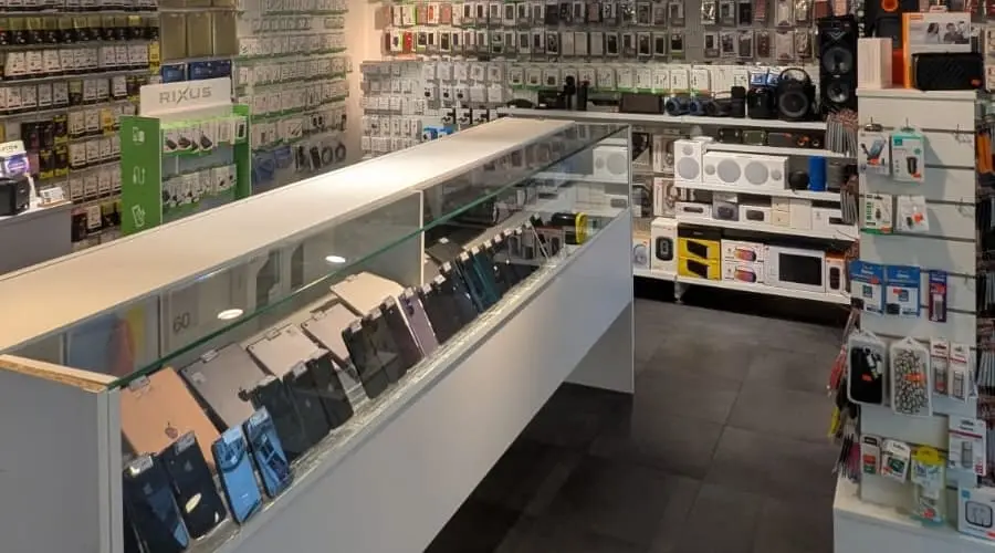 phonezone-schaffhausen-ladeninnenraum